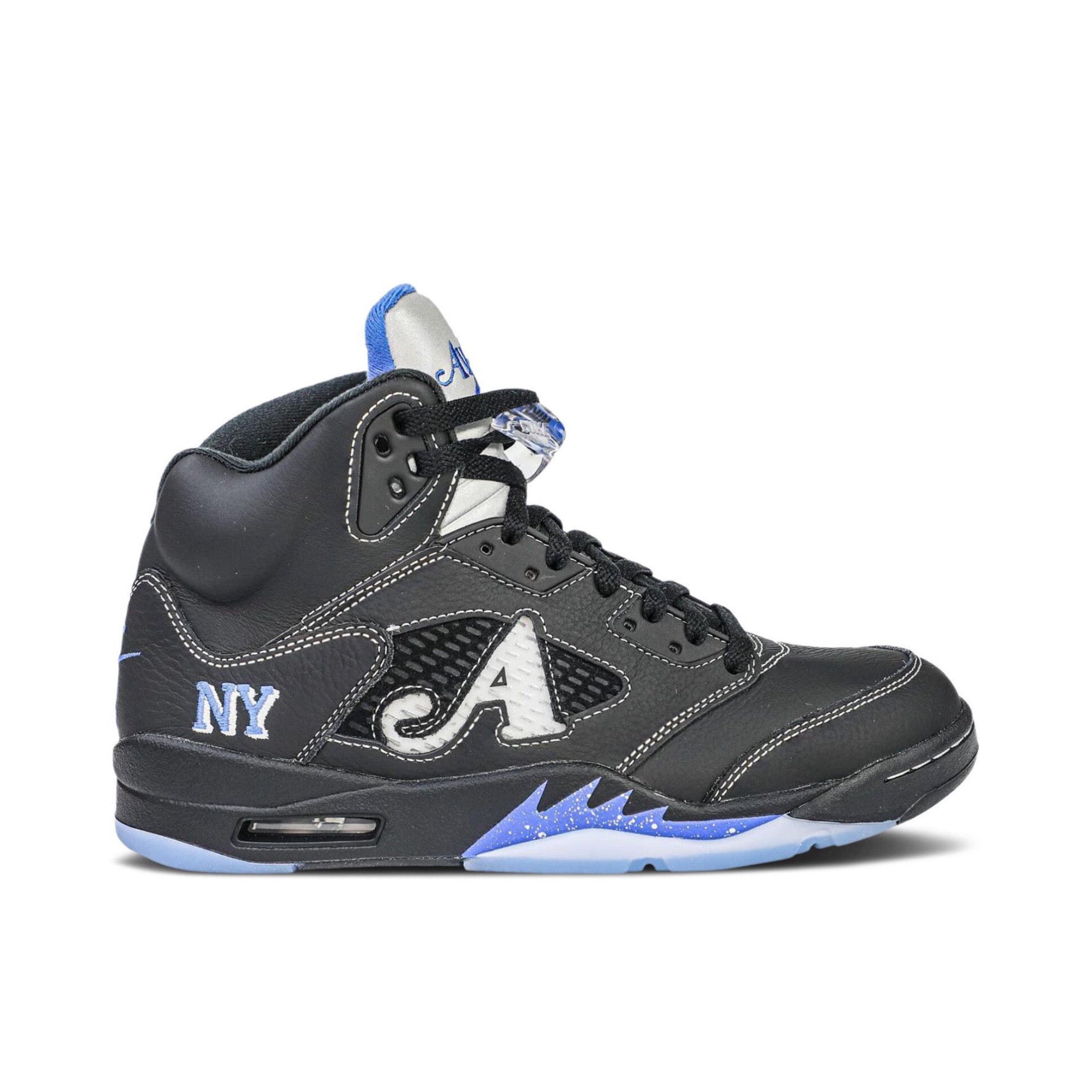 AWAKE NY X JORDAN 5 RETRO 'BORO - AZUL CORREDOR'